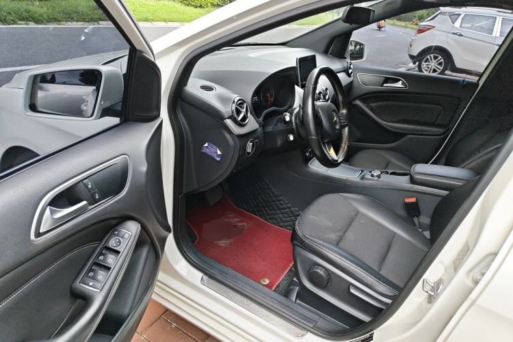 Used Mercedes-Benz B-Class 2015 B 200 Sport Edition Driver Seat