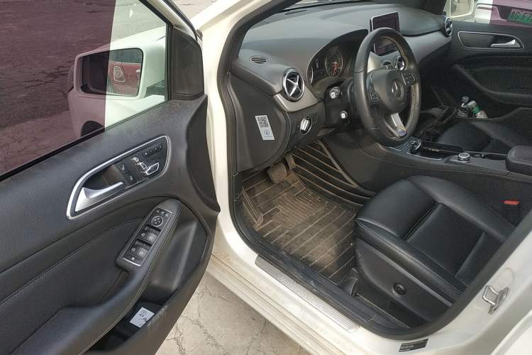 Used Mercedes-Benz B-Class 2015 B 200 Fashion Model Driver Seat