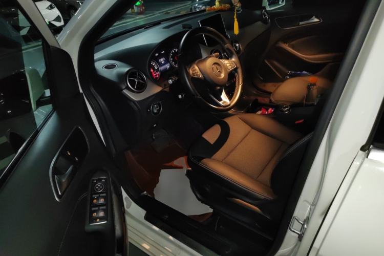 Used Mercedes-Benz B-Class 2015 B 200 Sport Edition Driver Seat