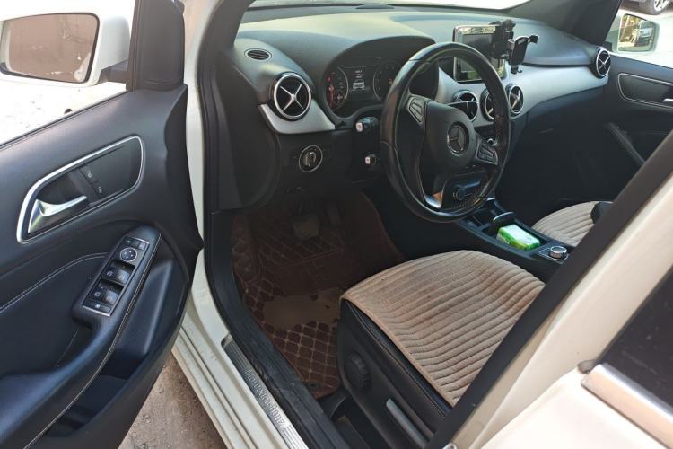 Used Mercedes-Benz B-Class 2015 B 200 Sport Edition Driver Seat