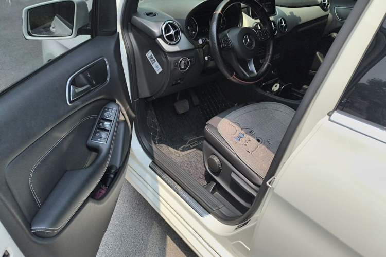 Used Mercedes-Benz B-Class 2015 B 200 Sport Edition Driver Seat