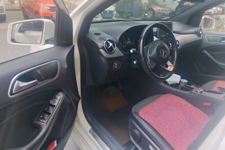Used Mercedes-Benz B-Class 2015 B 200 Sport Edition Driver Seat