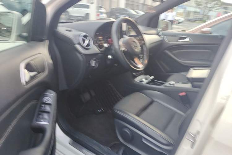 Used Mercedes-Benz B-Class 2015 B 200 Sport Edition Driver Seat
