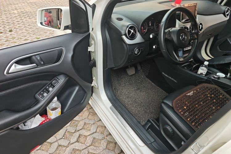 Used Mercedes-Benz B-Class 2015 B 200 Sport Edition Driver Seat