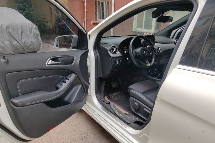 Used Mercedes-Benz B-Class 2015 B 200 Sport Edition Driver Seat