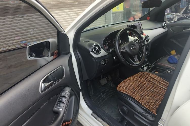 Used Mercedes-Benz B-Class 2015 B 200 Sport Edition Driver Seat
