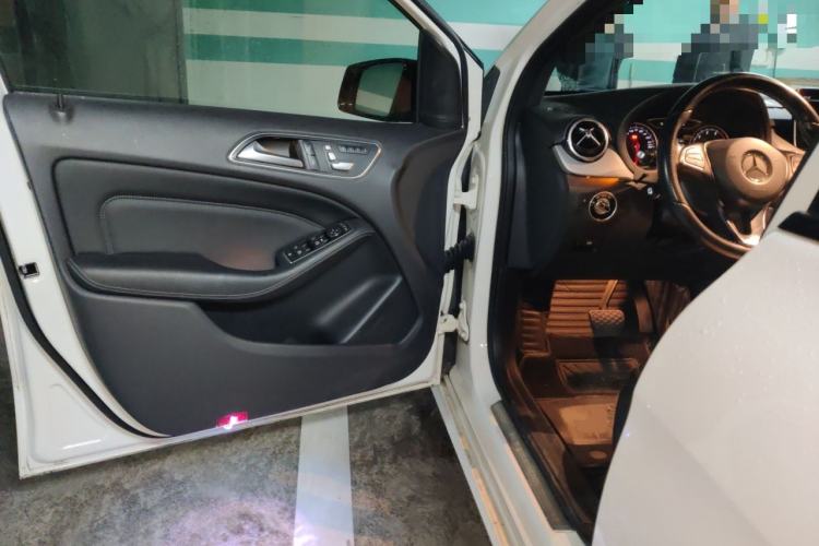 Used Mercedes-Benz B-Class 2015 B 200 Luxury Model Driver Seat