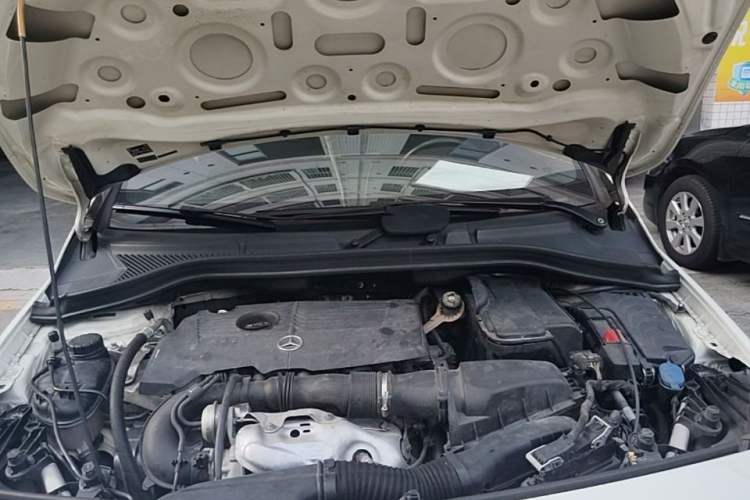 Used Mercedes-Benz B-Class 2015 B 200 Sport Edition Engine Bay