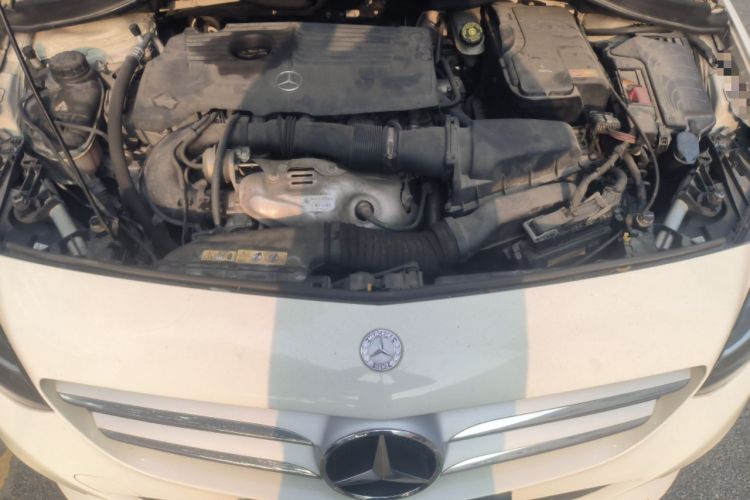Used Mercedes-Benz B-Class 2015 B 200 Sport Edition Engine Bay