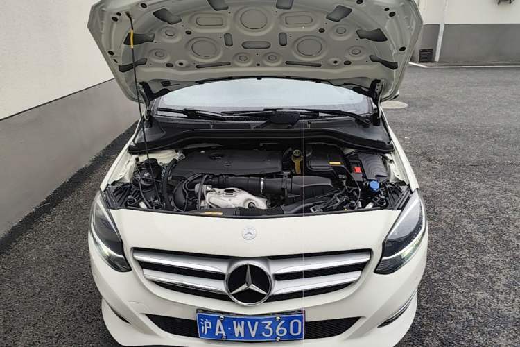 Used Mercedes-Benz B-Class 2015 B 200 Sport Edition Engine Bay