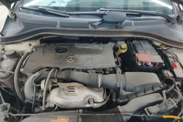 Used Mercedes-Benz B-Class 2015 B 200 Sport Edition Engine Bay