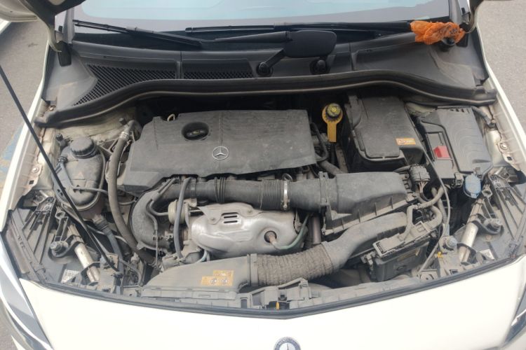 Used Mercedes-Benz B-Class 2015 B 200 Sport Edition Engine Bay