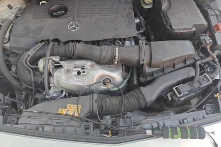 Used Mercedes-Benz B-Class 2015 B 200 Sport Edition Engine Bay