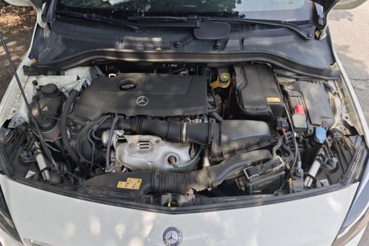 Used Mercedes-Benz B-Class 2015 B 200 Sport Edition Engine Bay