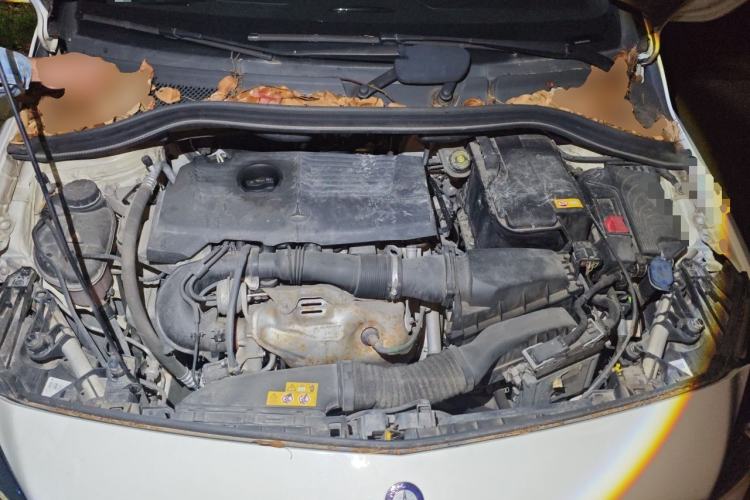 Used Mercedes-Benz B-Class 2015 B 200 Sport Edition Engine Bay