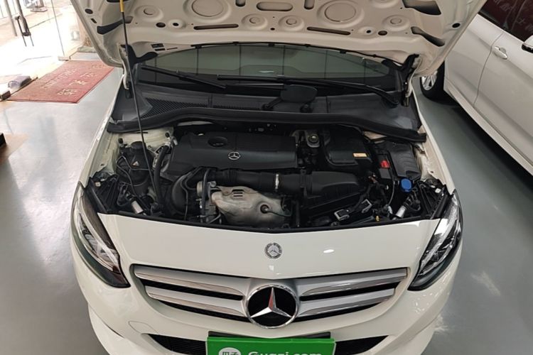 Used Mercedes-Benz B-Class 2015 B 200 Fashion Model Engine Bay