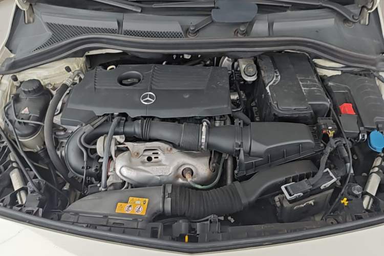Used Mercedes-Benz B-Class 2015 B 200 Luxury Model Engine Bay