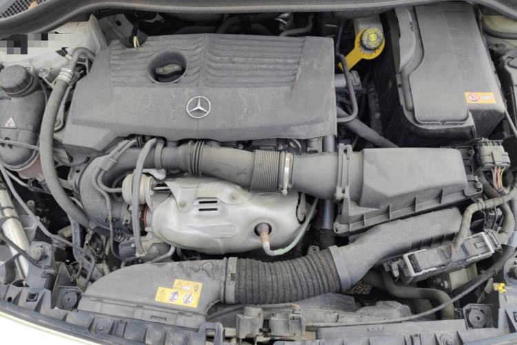 Used Mercedes-Benz B-Class 2015 B 200 Fashion Model Engine Bay