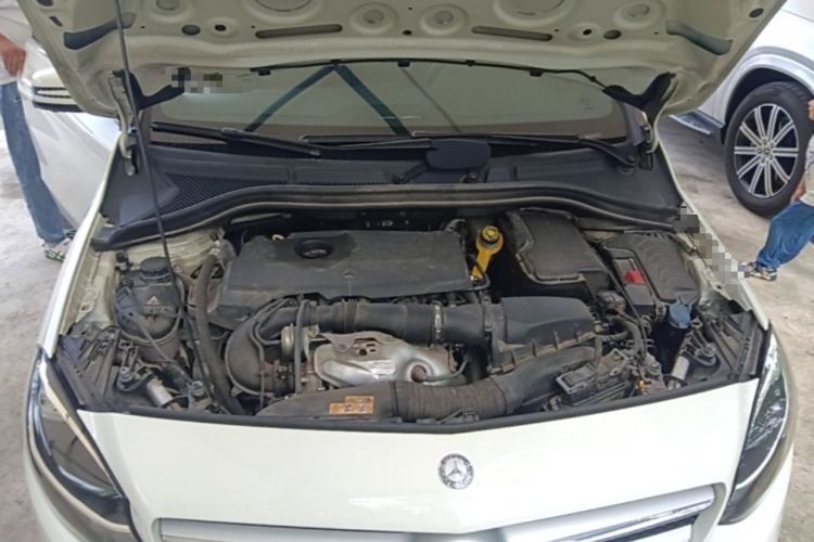 Used Mercedes-Benz B-Class 2015 B 200 Sport Edition Engine Bay