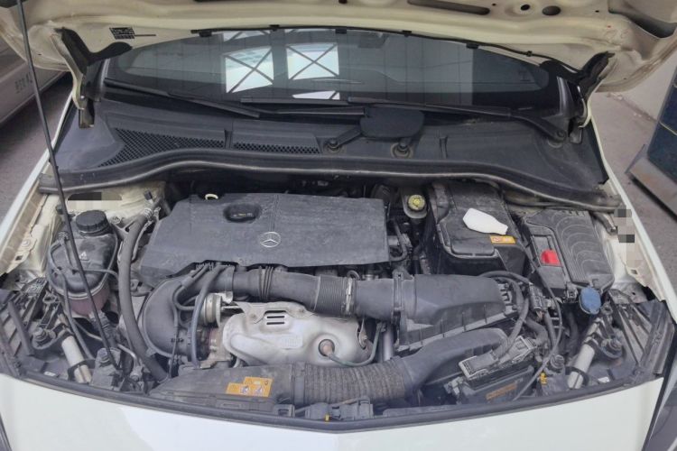Used Mercedes-Benz B-Class 2015 B 200 Sport Edition Engine Bay