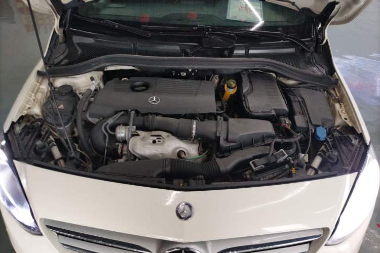 Used Mercedes-Benz B-Class 2015 B 200 Sport Edition Engine Bay