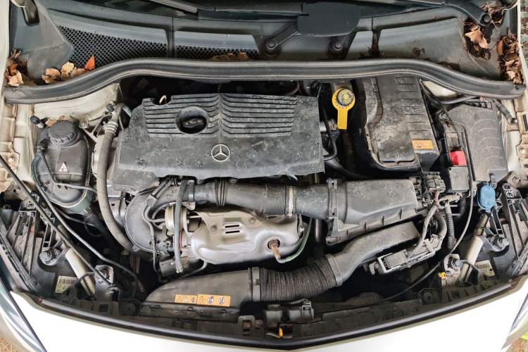 Used Mercedes-Benz B-Class 2015 B 200 Sport Edition Engine Bay