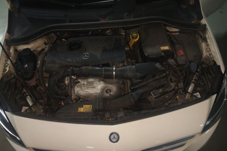 Used Mercedes-Benz B-Class 2015 B 200 Sport Edition Engine Bay