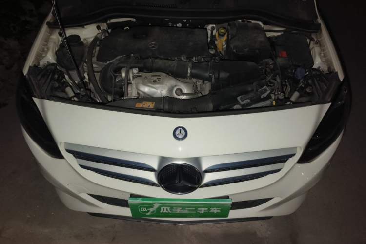 Used Mercedes-Benz B-Class 2015 B 200 Sport Edition Engine Bay