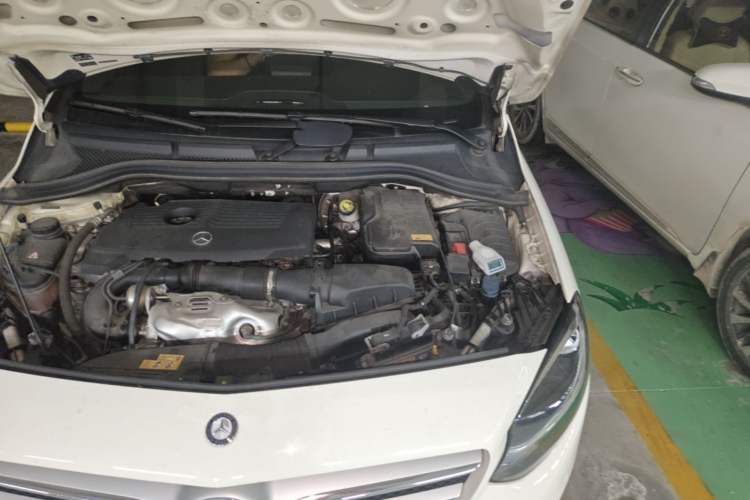 Used Mercedes-Benz B-Class 2015 B 200 Sport Edition Engine Bay Left