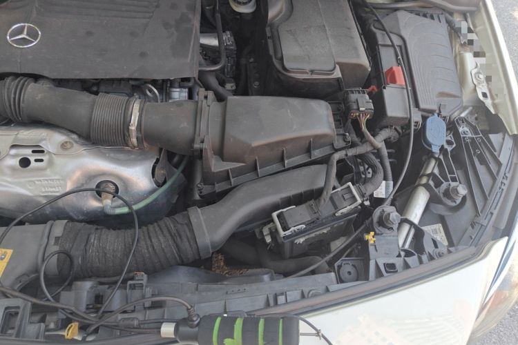 Used Mercedes-Benz B-Class 2015 B 200 Sport Edition Engine Bay Left