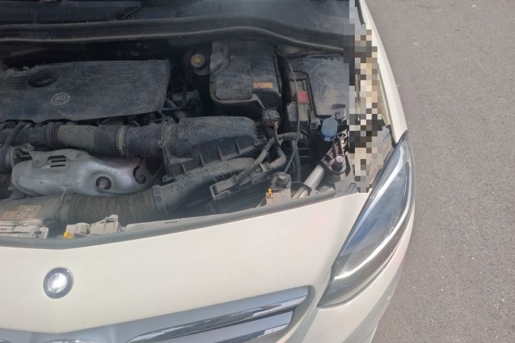 Used Mercedes-Benz B-Class 2015 B 200 Sport Edition Engine Bay Left
