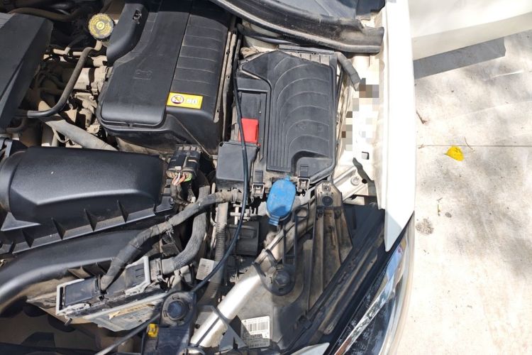 Used Mercedes-Benz B-Class 2015 B 200 Sport Edition Engine Bay Left