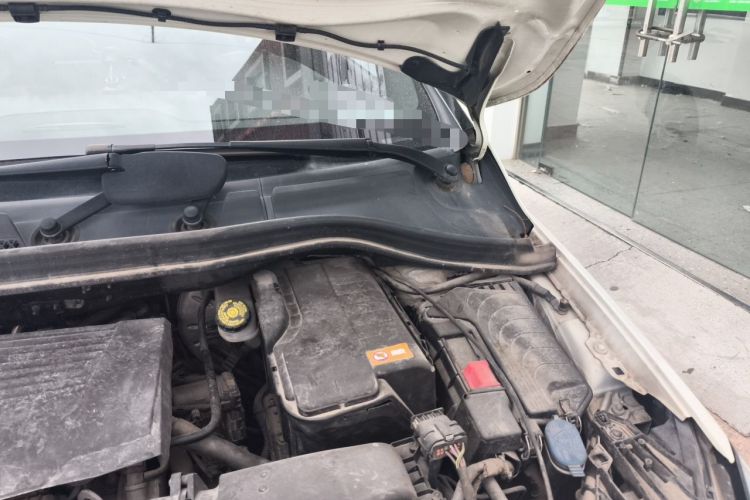 Used Mercedes-Benz B-Class 2015 B 200 Sport Edition Engine Bay Left
