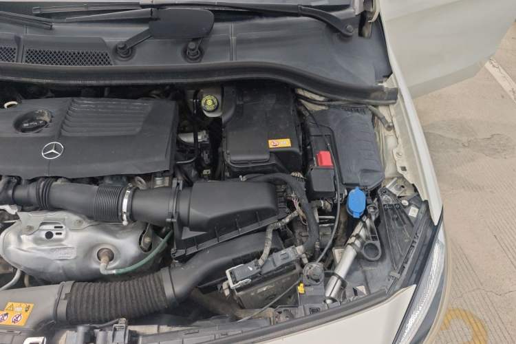 Used Mercedes-Benz B-Class 2015 B 200 Fashion Model Engine Bay Left