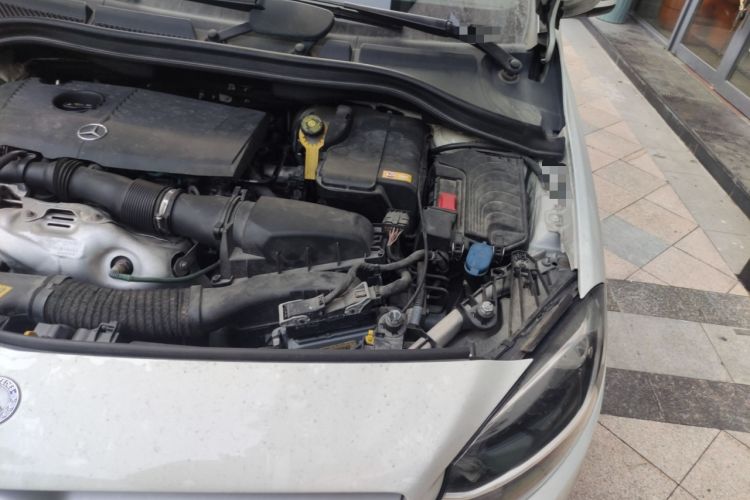 Used Mercedes-Benz B-Class 2015 B 200 Sport Edition Engine Bay Left