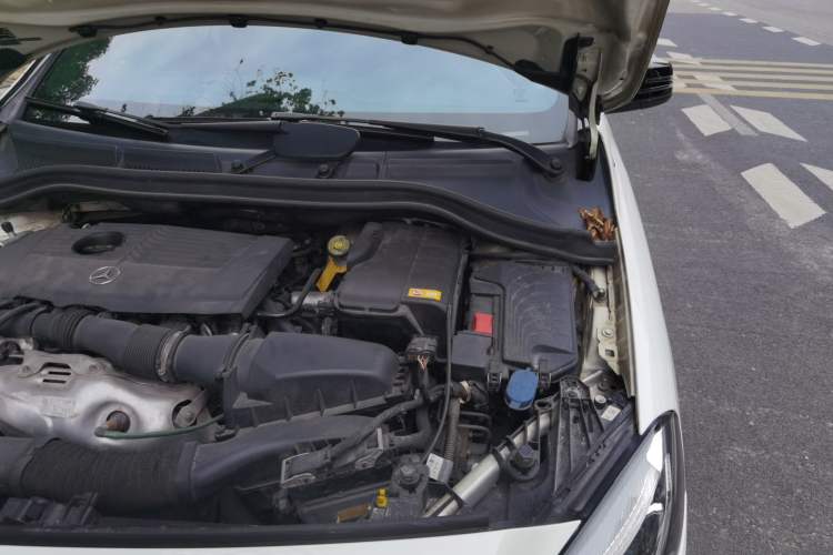 Used Mercedes-Benz B-Class 2015 B 200 Luxury Model Engine Bay Left