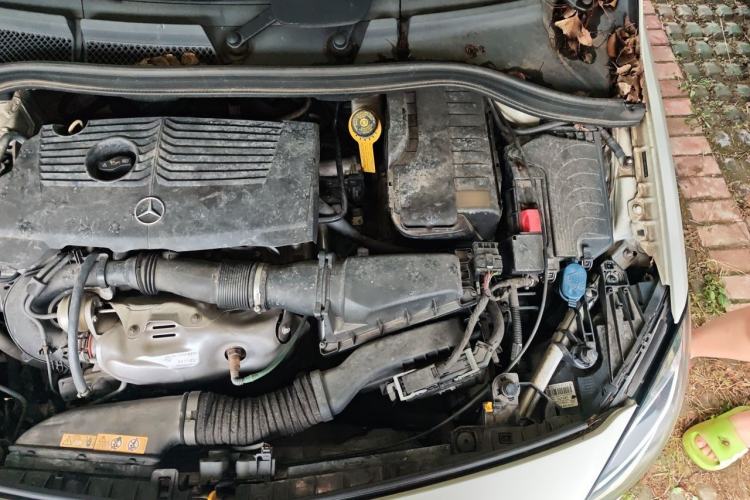 Used Mercedes-Benz B-Class 2015 B 200 Sport Edition Engine Bay Left