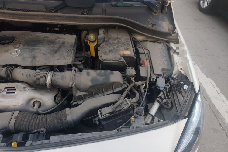 Used Mercedes-Benz B-Class 2015 B 200 Fashion Model Engine Bay Left