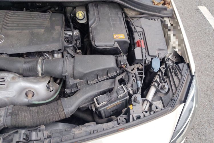 Used Mercedes-Benz B-Class 2015 B 200 Sport Edition Engine Bay Left