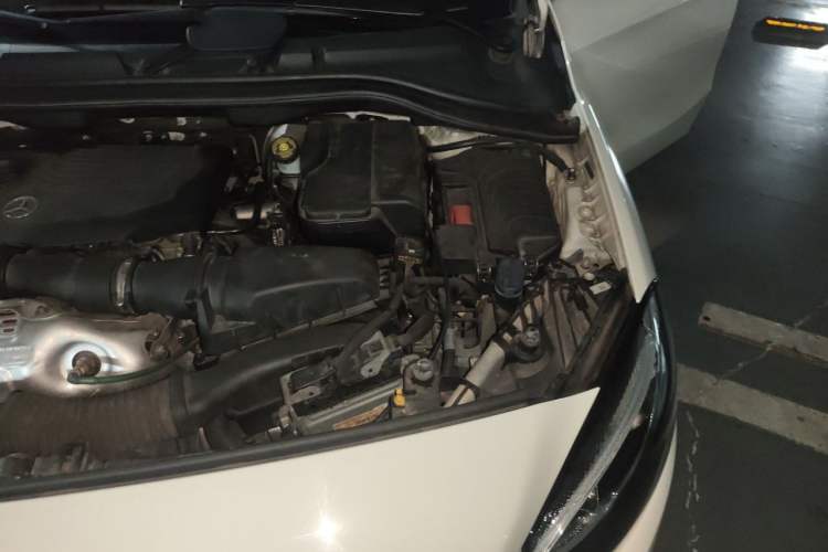 Used Mercedes-Benz B-Class 2015 B 200 Fashion Model Engine Bay Left