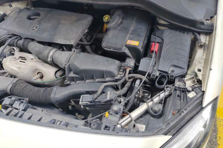 Used Mercedes-Benz B-Class 2015 B 200 Luxury Model Engine Bay Left