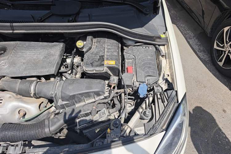 Used Mercedes-Benz B-Class 2015 B 200 Sport Edition Engine Bay Left