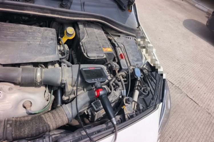 Used Mercedes-Benz B-Class 2015 B 200 Sport Edition Engine Bay Left