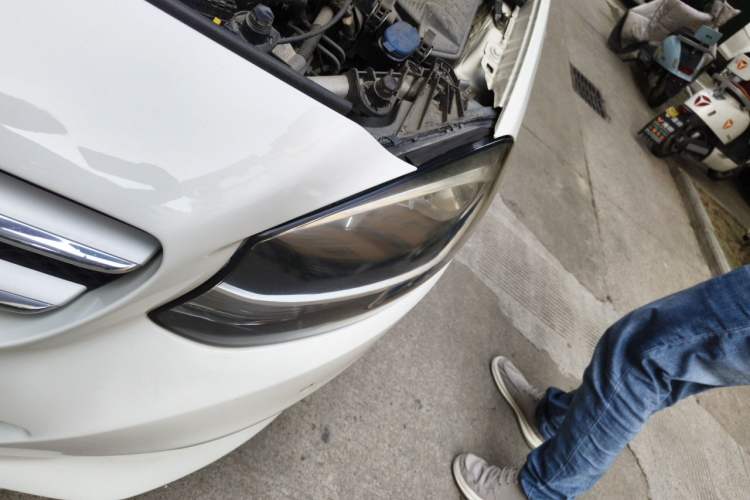 Used Mercedes-Benz B-Class 2015 B 200 Sport Edition Engine Bay Left