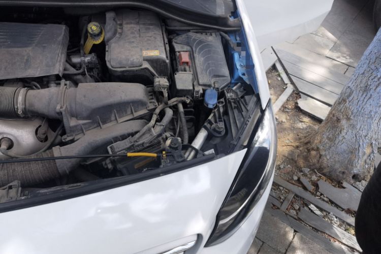 Used Mercedes-Benz B-Class 2015 B 200 Fashion Model Engine Bay Left