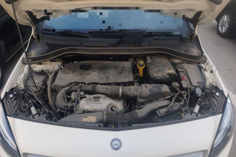Used Mercedes-Benz B-Class 2015 B 200 Fashion Model Engine Bay