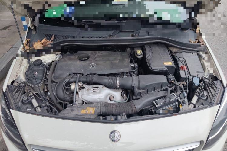 Used Mercedes-Benz B-Class 2015 B 200 Sport Edition Engine Bay