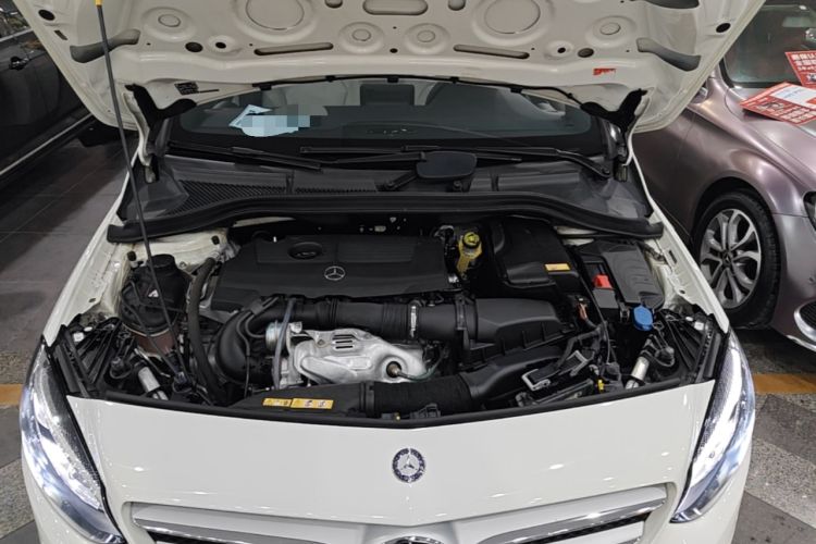 Used Mercedes-Benz B-Class 2015 B 200 Fashion Model Engine Bay