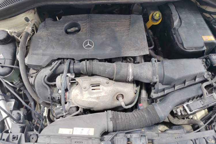 Used Mercedes-Benz B-Class 2015 B 200 Luxury Model Engine Bay