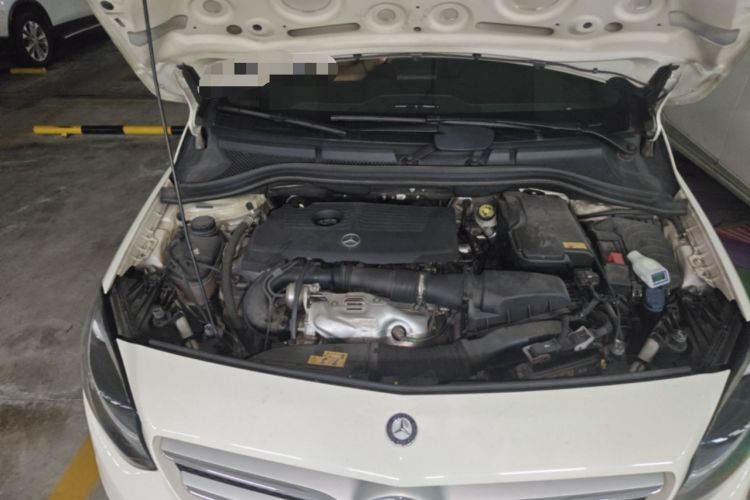 Used Mercedes-Benz B-Class 2015 B 200 Sport Edition Engine Bay Right